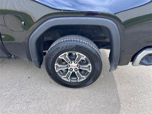 Certified 2024 GMC Sierra 1500 SLT image 6