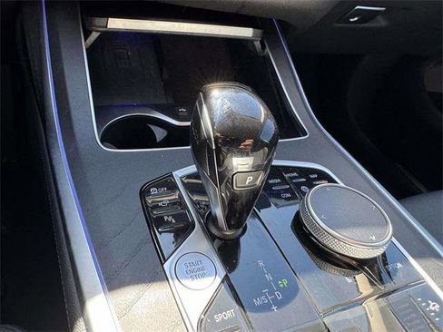 Used 2022 BMW X7 xDrive40i w/ Parking Assistance Package image 26