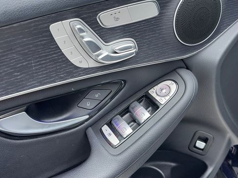 Used 2022 Mercedes-Benz GLC 300 GLC 300 w/ Premium Package Lite image 34