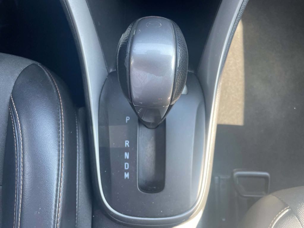 Used 2021 Chevrolet Trax LT w/ Sport Edition FWD image 13