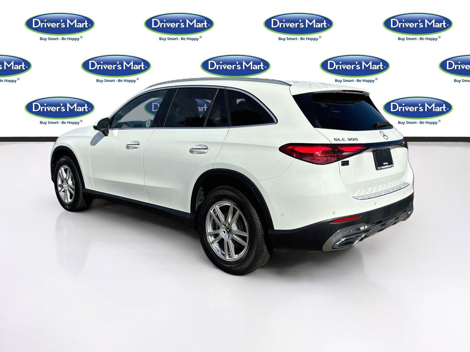 Used 2023 Mercedes-Benz GLC 300 w/ Exclusive Trim Package image 5