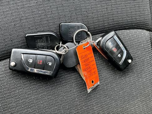 Certified 2018 Toyota C-HR XLE image 13