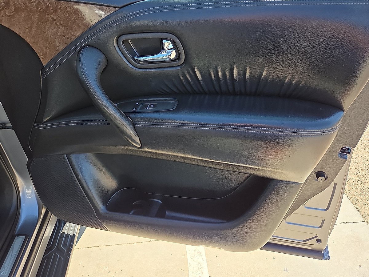 Used 2016 INFINITI QX80 2WD w/ Driver's Assistance Package image 16