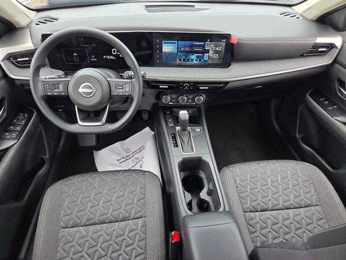 Used 2025 Nissan Kicks SV FWD image 9