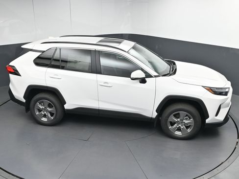 New 2025 Toyota RAV4 XLE image 31