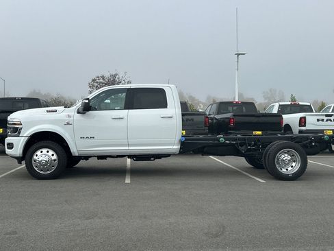 New 2026 RAM 5500 Tradesman w/ Laramie Trim Package image 7