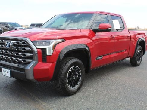 Used 2024 Toyota Tundra Platinum AWD/4WD image 8