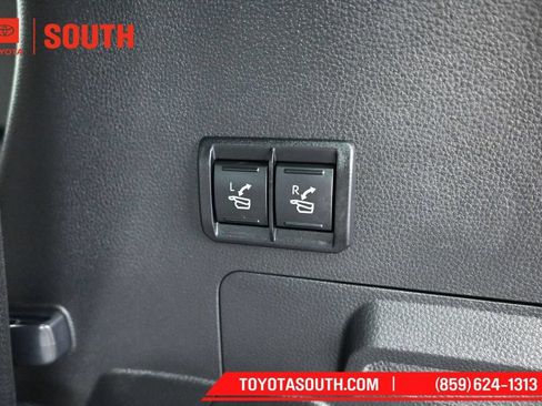 Used 2024 Toyota Sequoia Capstone AWD/4WD image 36