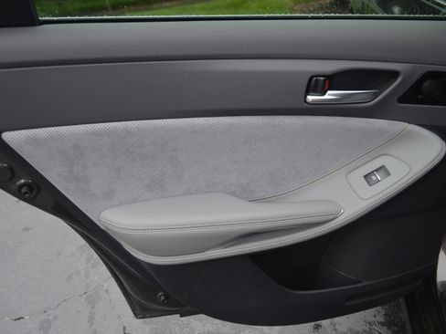 Used 2019 Toyota Avalon Touring w/ Advanced Safety Package FWD image 31