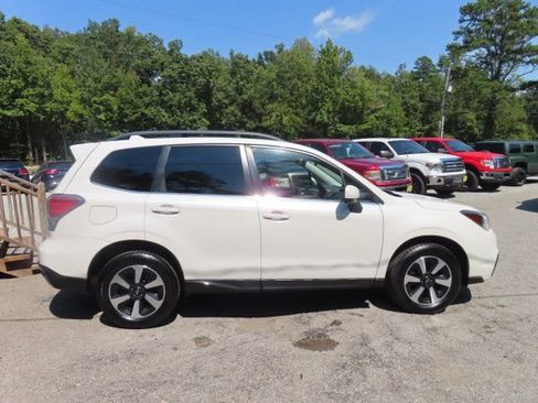 Used 2017 Subaru Forester 2.5i Limited AWD/4WD image 6
