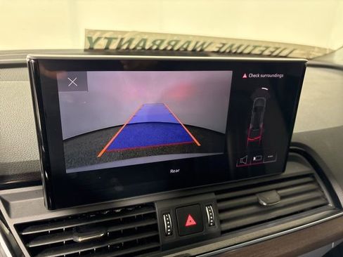 Used 2023 Audi Q5 2.0T Premium w/ Convenience Package image 3