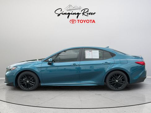 Used 2025 Toyota Camry SE w/ Multimedia Upgrade Package FWD image 4