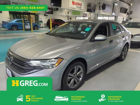 Used 2024 Volkswagen Jetta SE FWD image 1