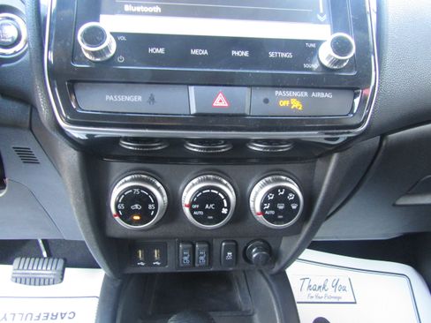 Used 2023 Mitsubishi Outlander Sport SE image 14