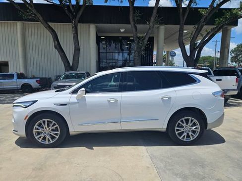Used 2024 Buick Enclave Essence w/ Experience Buick Package FWD image 1