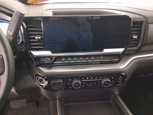 Used 2025 Chevrolet Silverado 2500 High Country w/ High Country Premium Package image 21