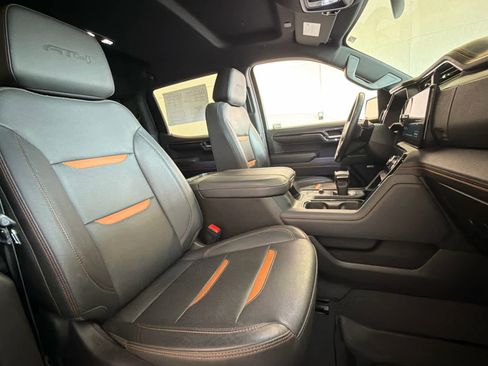 Used 2023 GMC Sierra 1500 AT4 w/ AT4 Premium Package AWD/4WD image 28