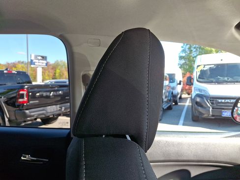 Used 2019 GMC Canyon SLE w/ SLE Convenience Package image 13