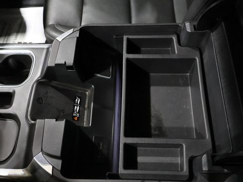 Used 2023 GMC Sierra 1500 SLT w/ SLT Convenience Package image 29