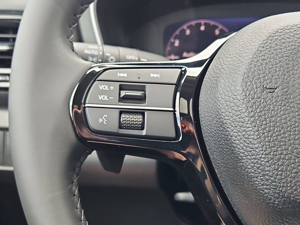 New 2026 Honda Pilot Touring image 17