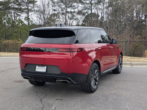 Used 2024 Land Rover Range Rover Sport SE image 5