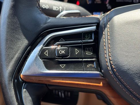 Used 2023 Jeep Grand Cherokee L Summit AWD/4WD image 19