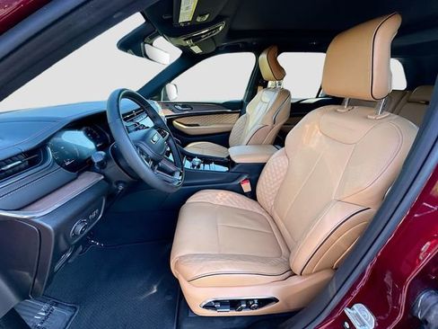 Used 2025 Jeep Grand Cherokee Summit image 21