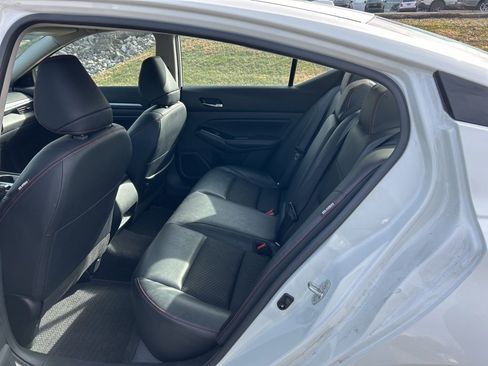 Used 2023 Nissan Altima 2.5 SR image 9