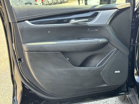 Used 2025 Cadillac XT5 Premium Luxury image 14