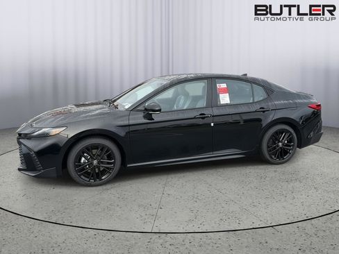 New 2026 Toyota Camry SE FWD image 3