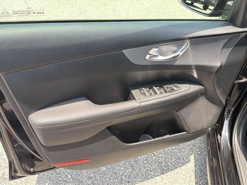 Used 2022 Kia Forte LXS FWD image 16