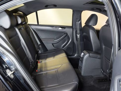 Used 2018 Volkswagen Jetta Sport FWD image 28