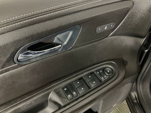 Used 2015 Chevrolet Traverse LTZ AWD/4WD image 26