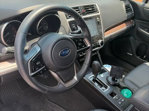 Used 2018 Subaru Outback 2.5i Limited AWD/4WD image 6