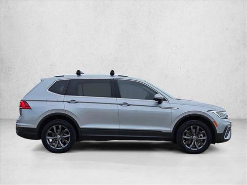 Used 2022 Volkswagen Tiguan SE FWD image 4