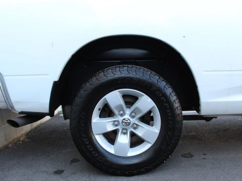 Used 2016 RAM 1500 Classic SLT AWD/4WD image 23