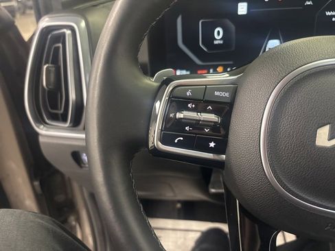 Used 2025 Kia Sorento SX Prestige image 21