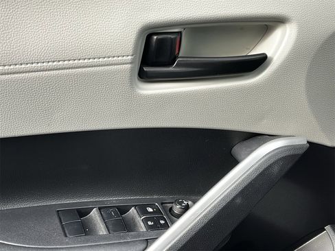 Used 2023 Toyota Corolla Cross LE image 21