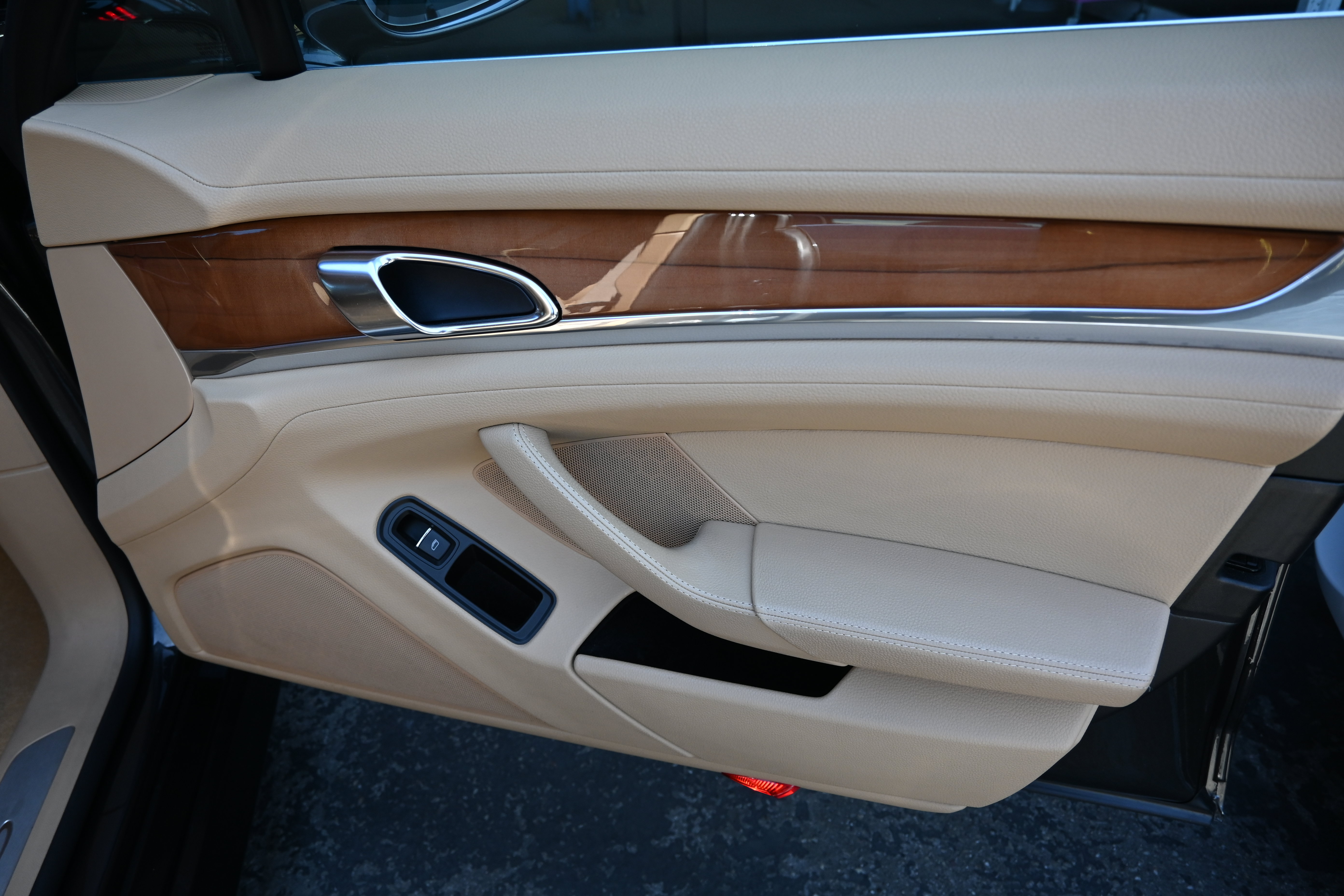 Used 2011 Porsche Panamera S RWD image 77