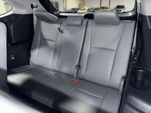 Used 2023 Toyota Highlander Limited AWD/4WD image 18