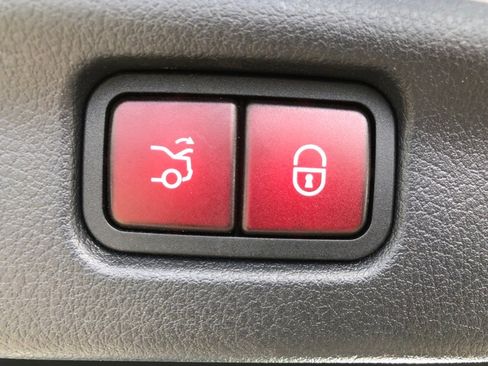 Certified 2023 Mercedes-Benz C 300 4MATIC Sedan image 36