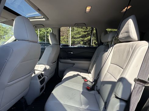 Used 2021 Honda Pilot Special Edition image 8