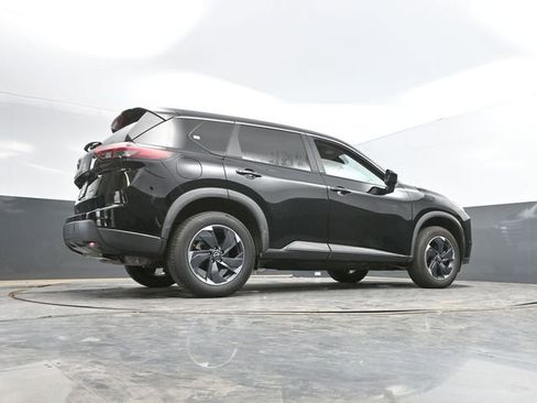 Used 2025 Nissan Rogue SV AWD/4WD image 47