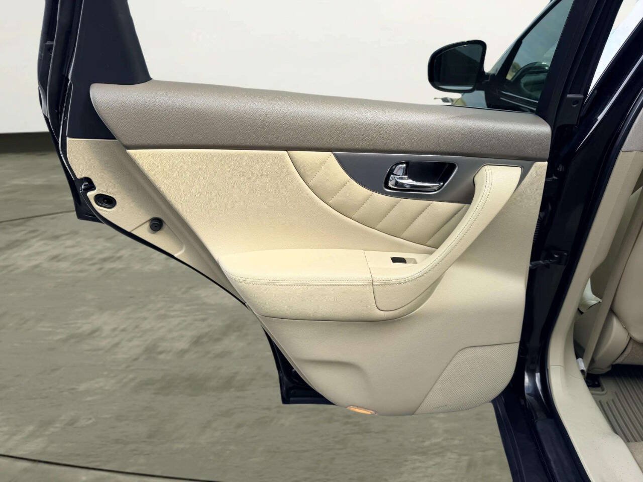 Used 2012 INFINITI FX35 2WD w/ Premium Pkg image 22