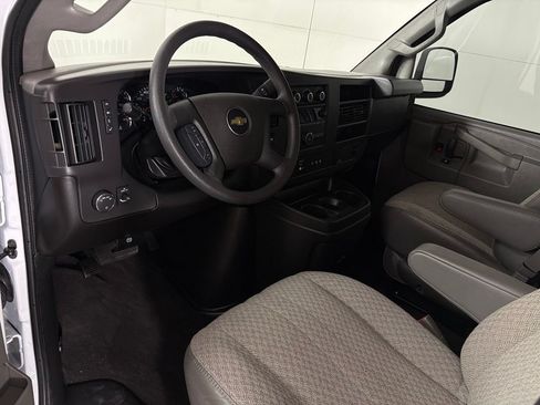 Used 2025 Chevrolet Express 3500 LT w/ LT Preferred Equipment Group RWD image 15