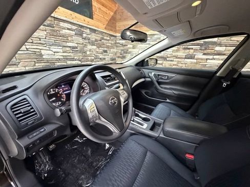 Used 2017 Nissan Altima 2.5 S w/ Power Driver Seat Package FWD image 12