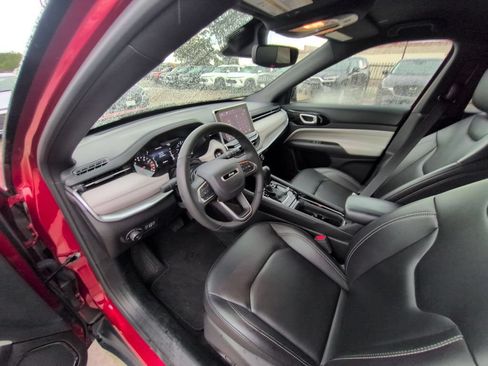 Used 2025 Jeep Compass Limited AWD/4WD image 15