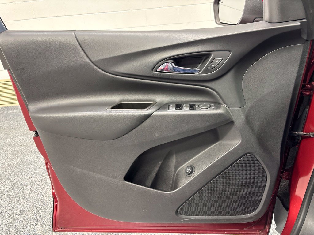 Used 2018 Chevrolet Equinox LT FWD image 28