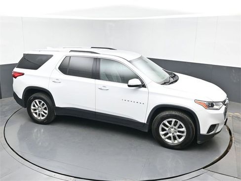 Used 2018 Chevrolet Traverse LT image 1