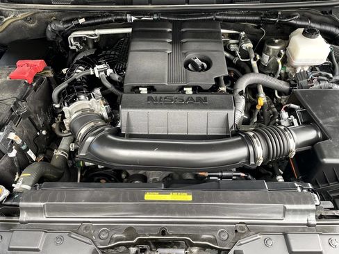 Used 2025 Nissan Frontier PRO-4X w/ Tow Package AWD/4WD image 8